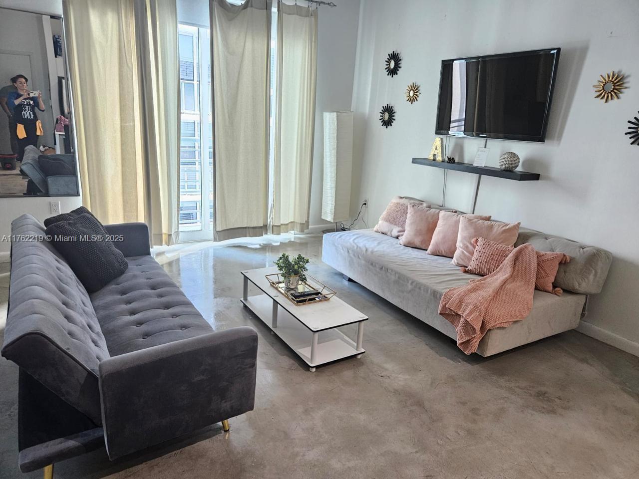Rental Property at 234 Ne 3rd St 2209, Miami, Broward County, Florida - Bedrooms: 1 
Bathrooms: 1  - $2,275 MO.
