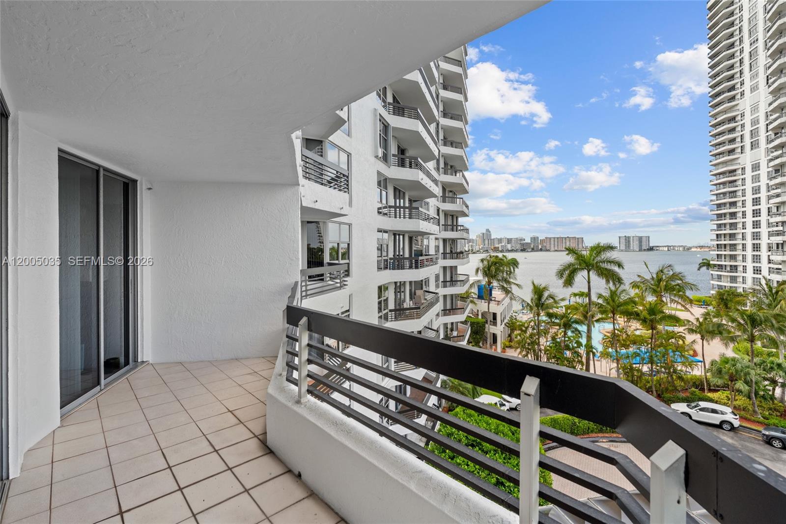 19195 NE Mystic Pointe Dr 604