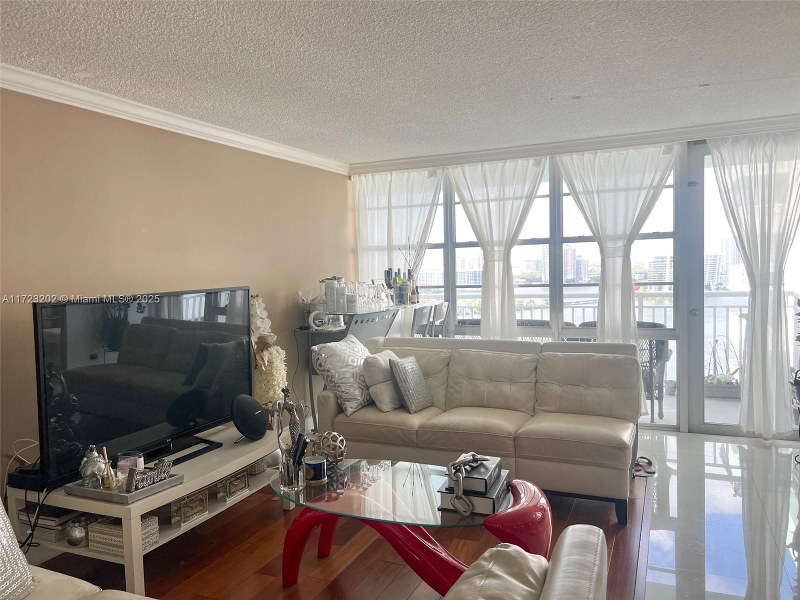 WINSTON TOWERS 500 CONDO - Residential