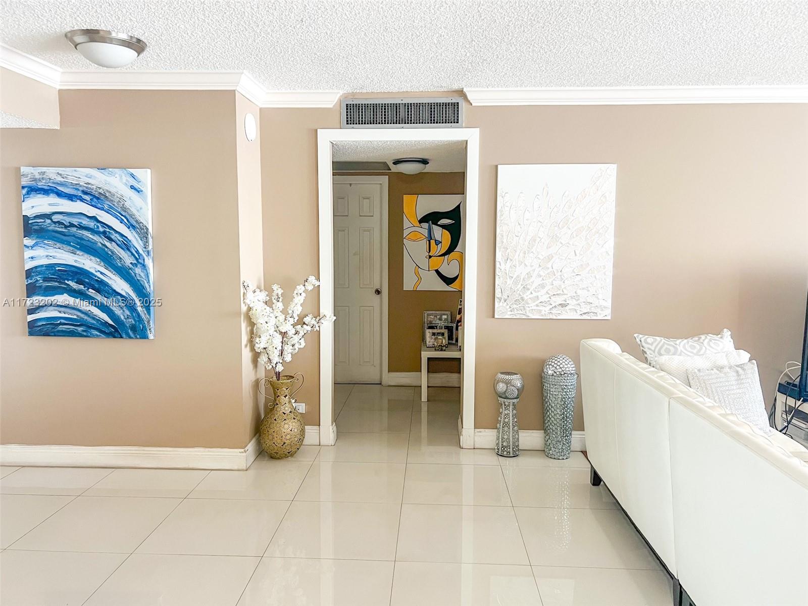 WINSTON TOWERS 500 CONDO - Residential