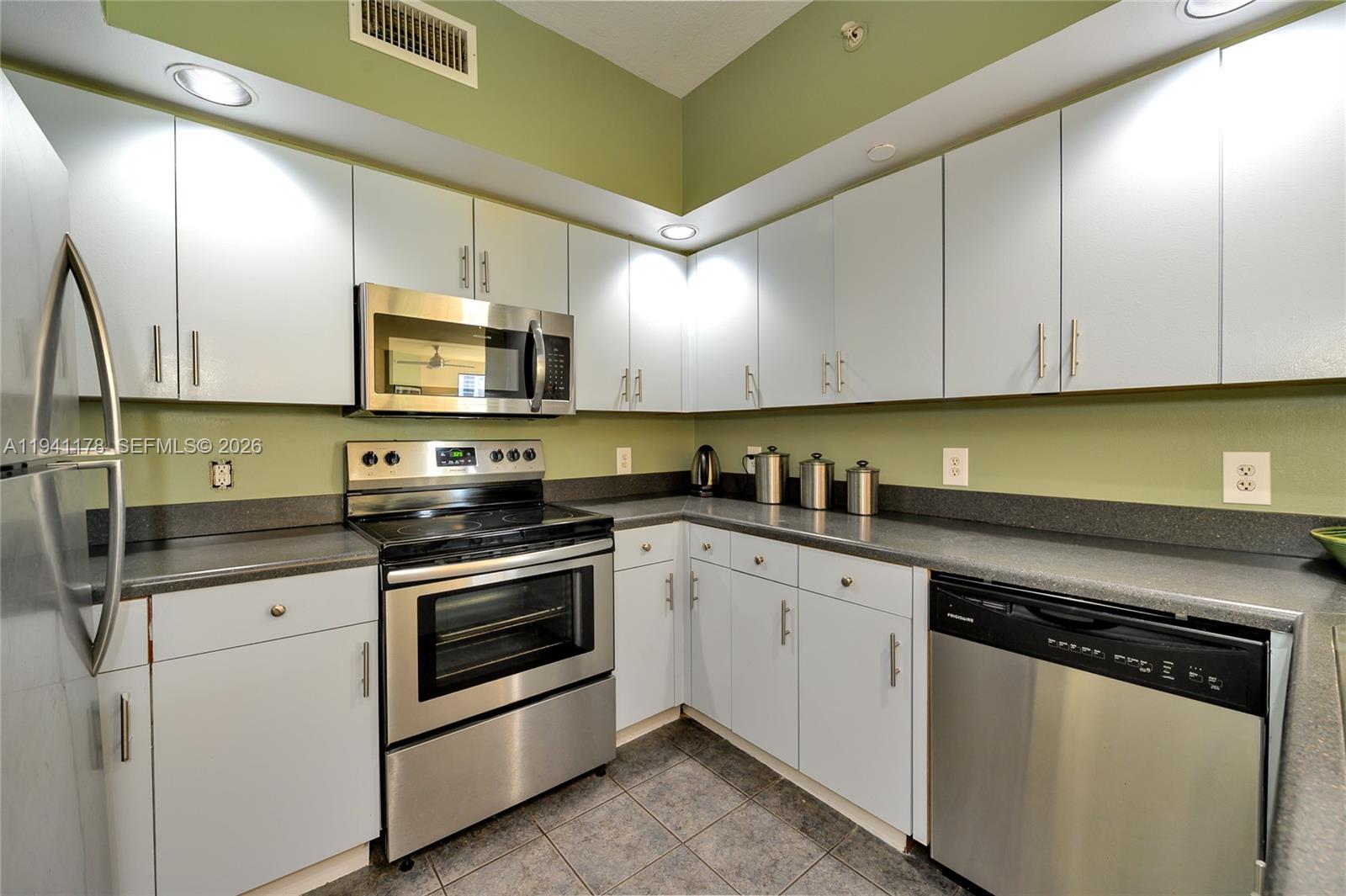 WAVERLY AT LAS OLAS CONDO - Residential