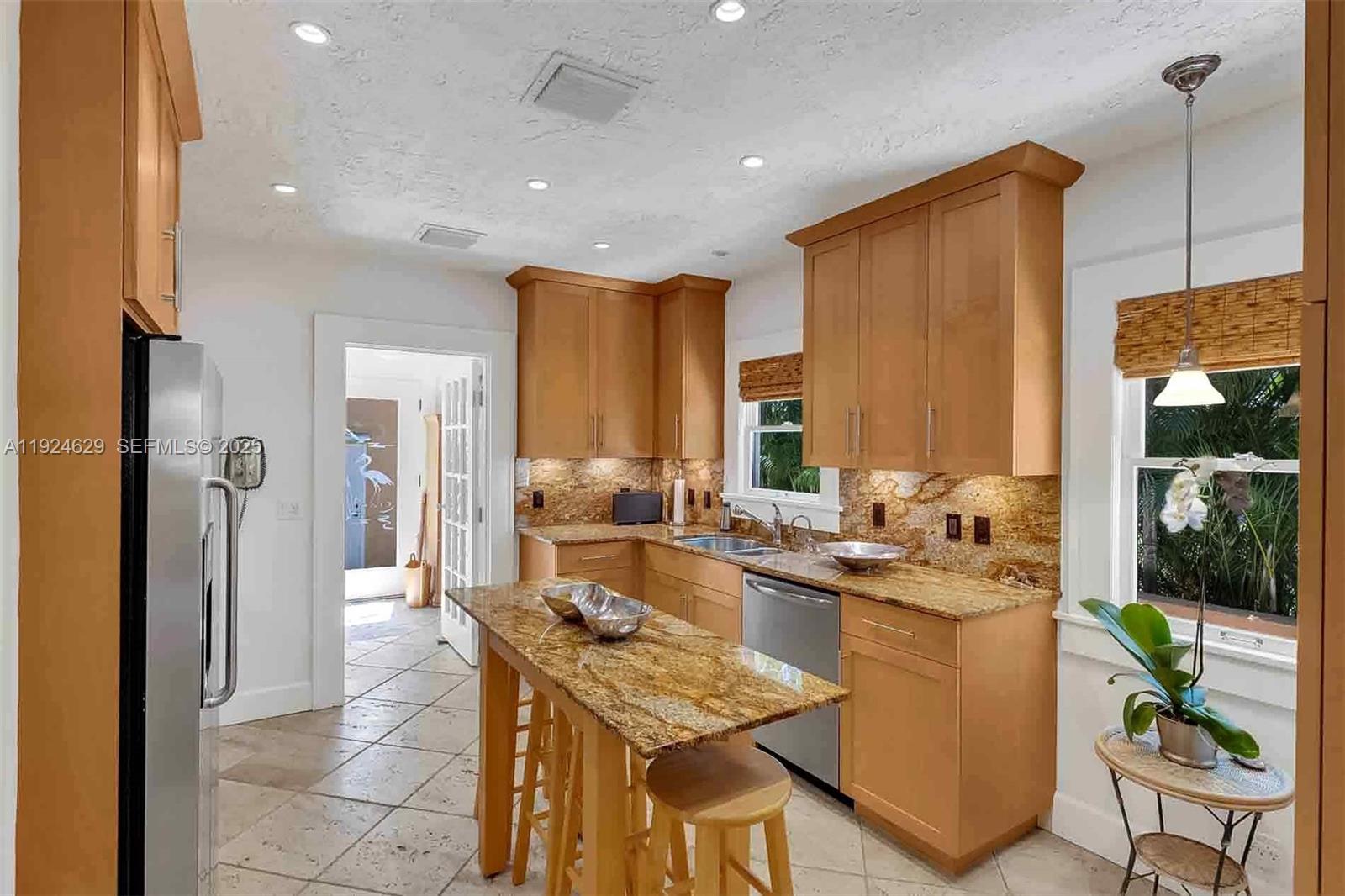 MIAMI SHORES SEC 1 AMD - Residential