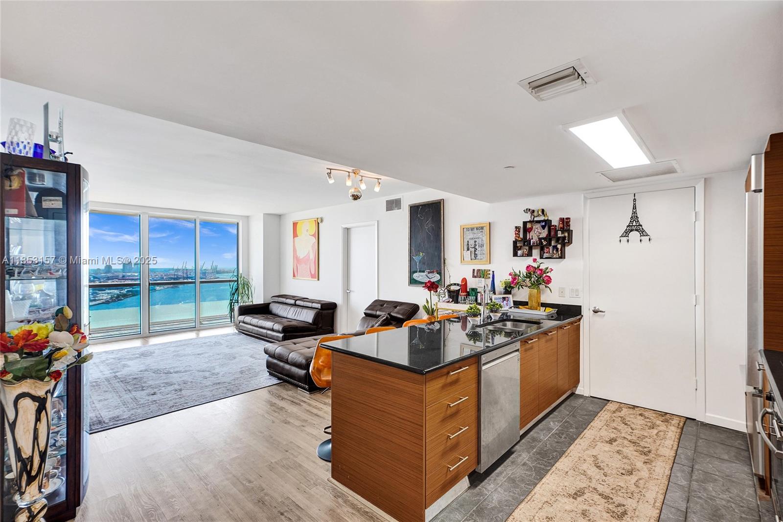50 Biscayne Blvd 3006