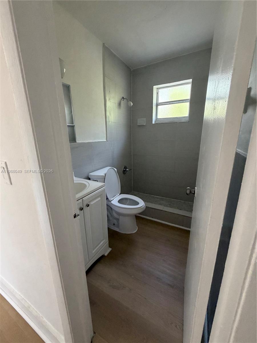 LAWRENCE ESTATES LAND CO - Residential Lease