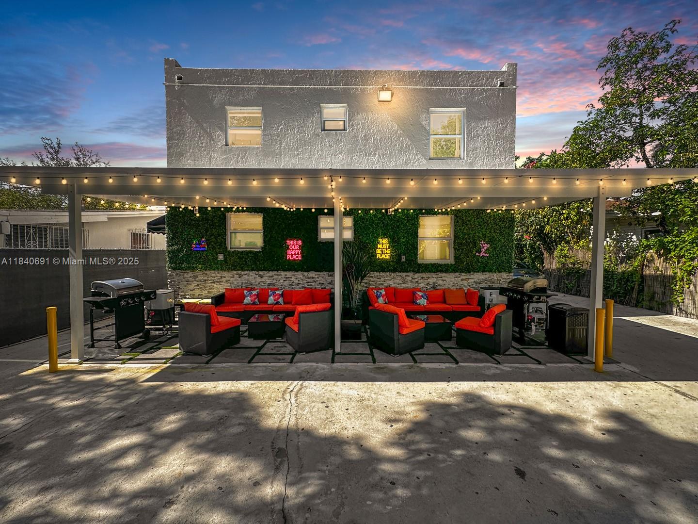 168 NW 32nd St 1
