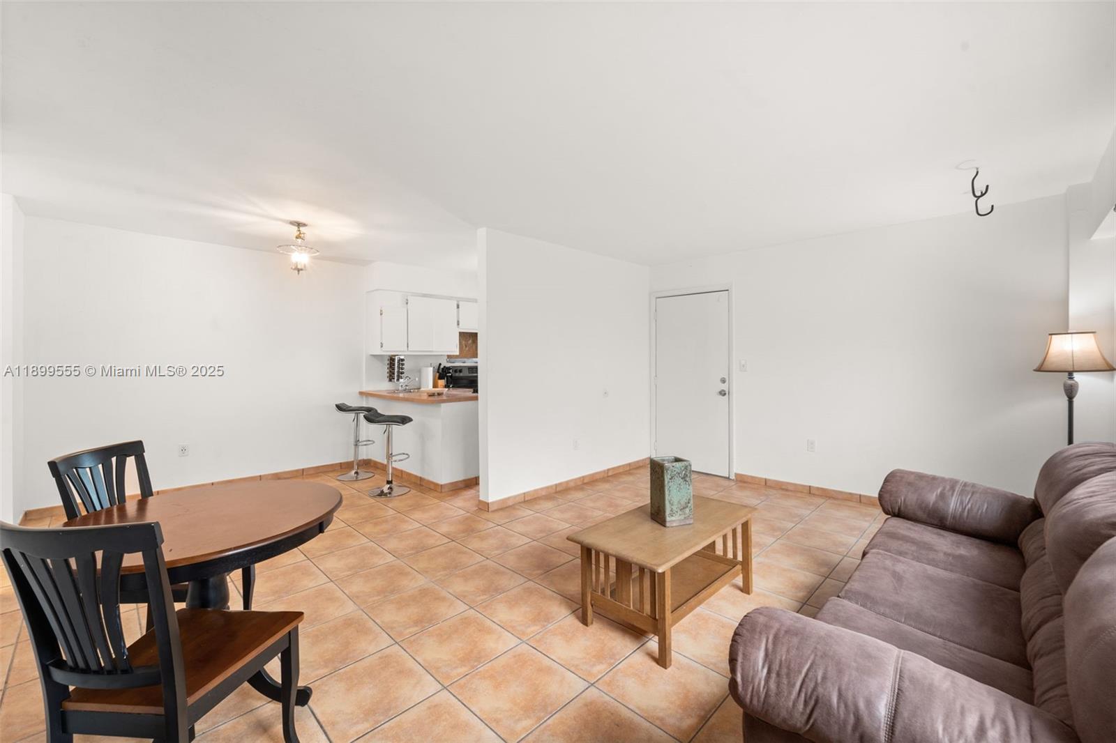 TWIN TOWERS CONDO - Residential