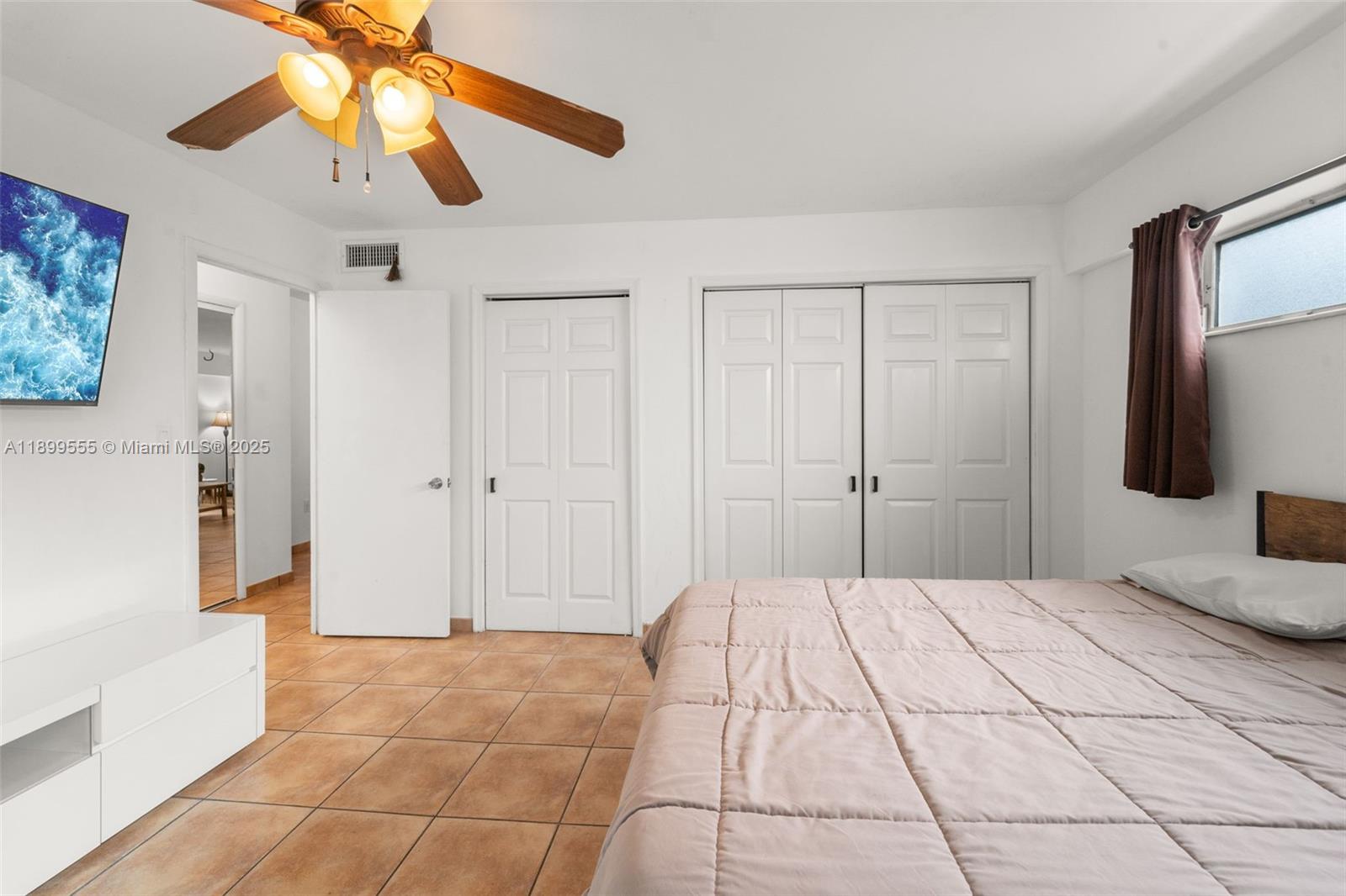TWIN TOWERS CONDO - Residential