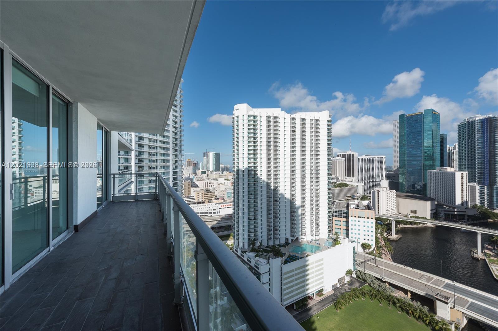 MINT CONDO - Residential