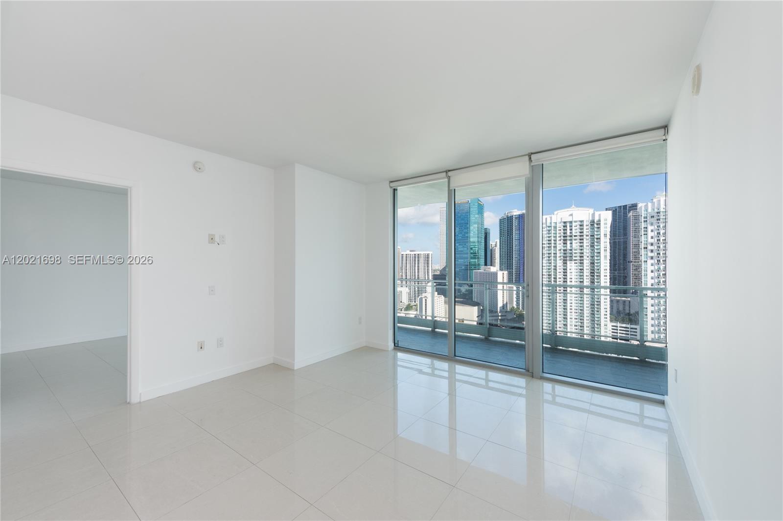 MINT CONDO - Residential