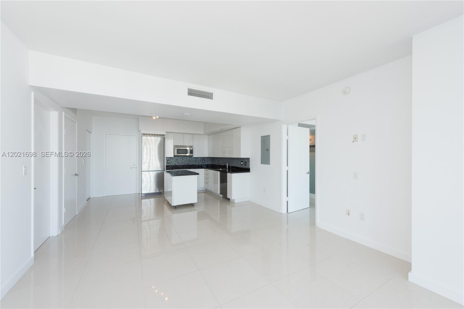 MINT CONDO - Residential