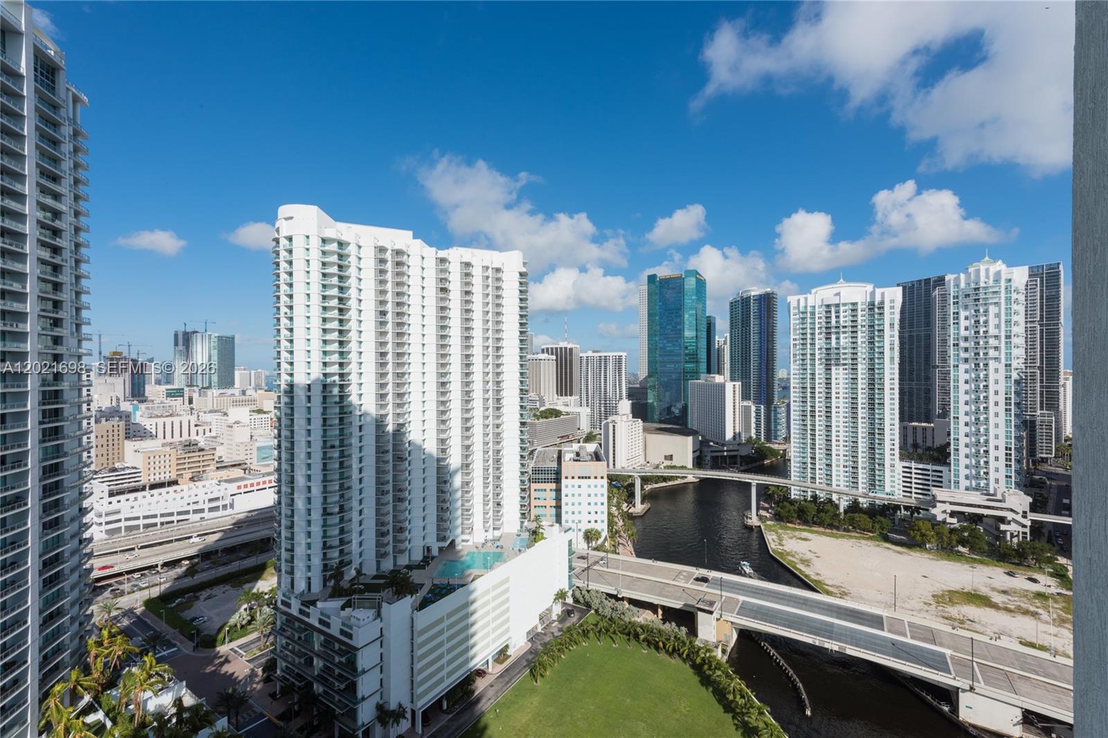 MINT CONDO - Residential