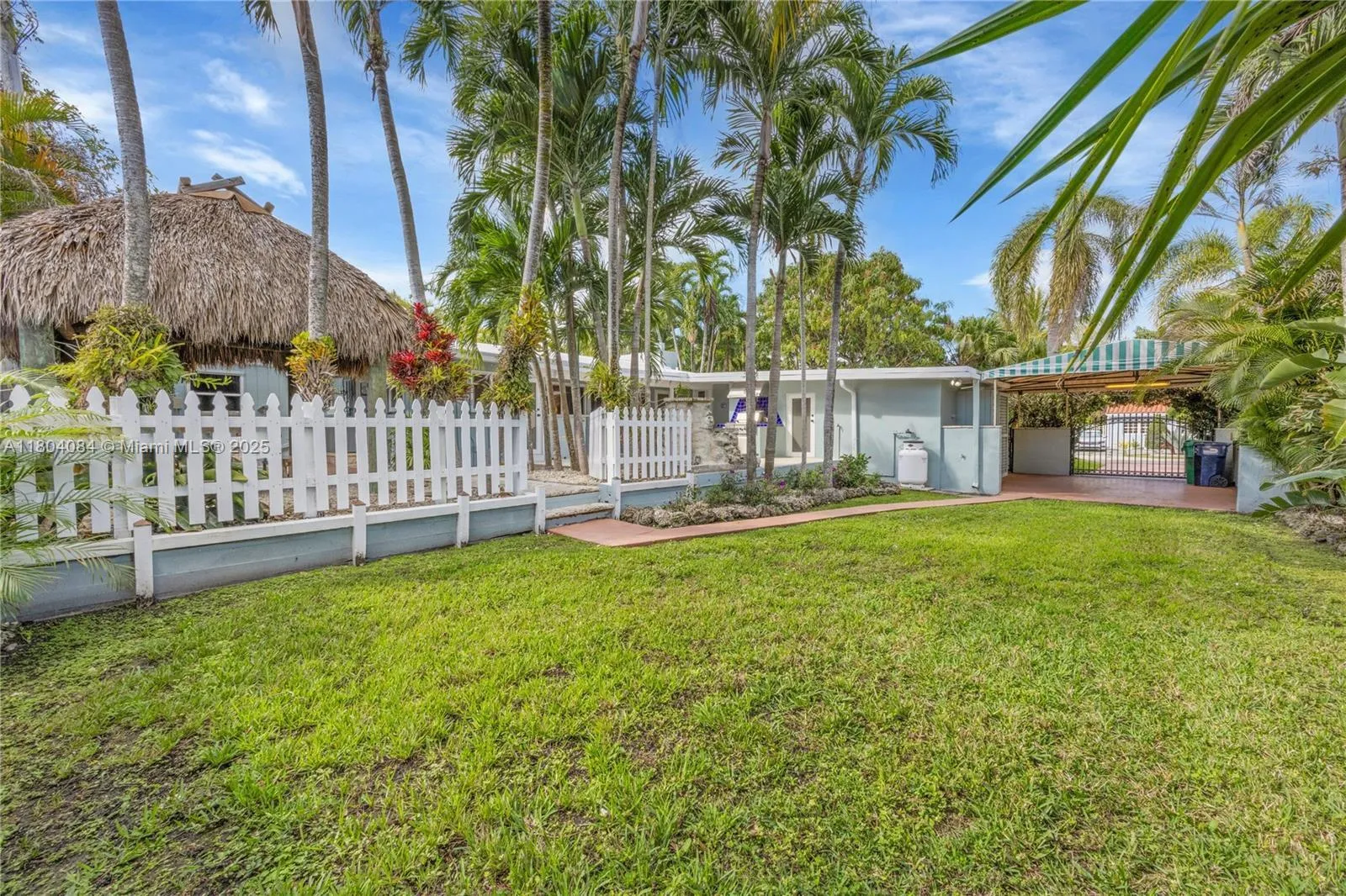 Miami, Florida 33155, United States, 3 Bedrooms Bedrooms, ,2 BathroomsBathrooms,Residential,Active,136035