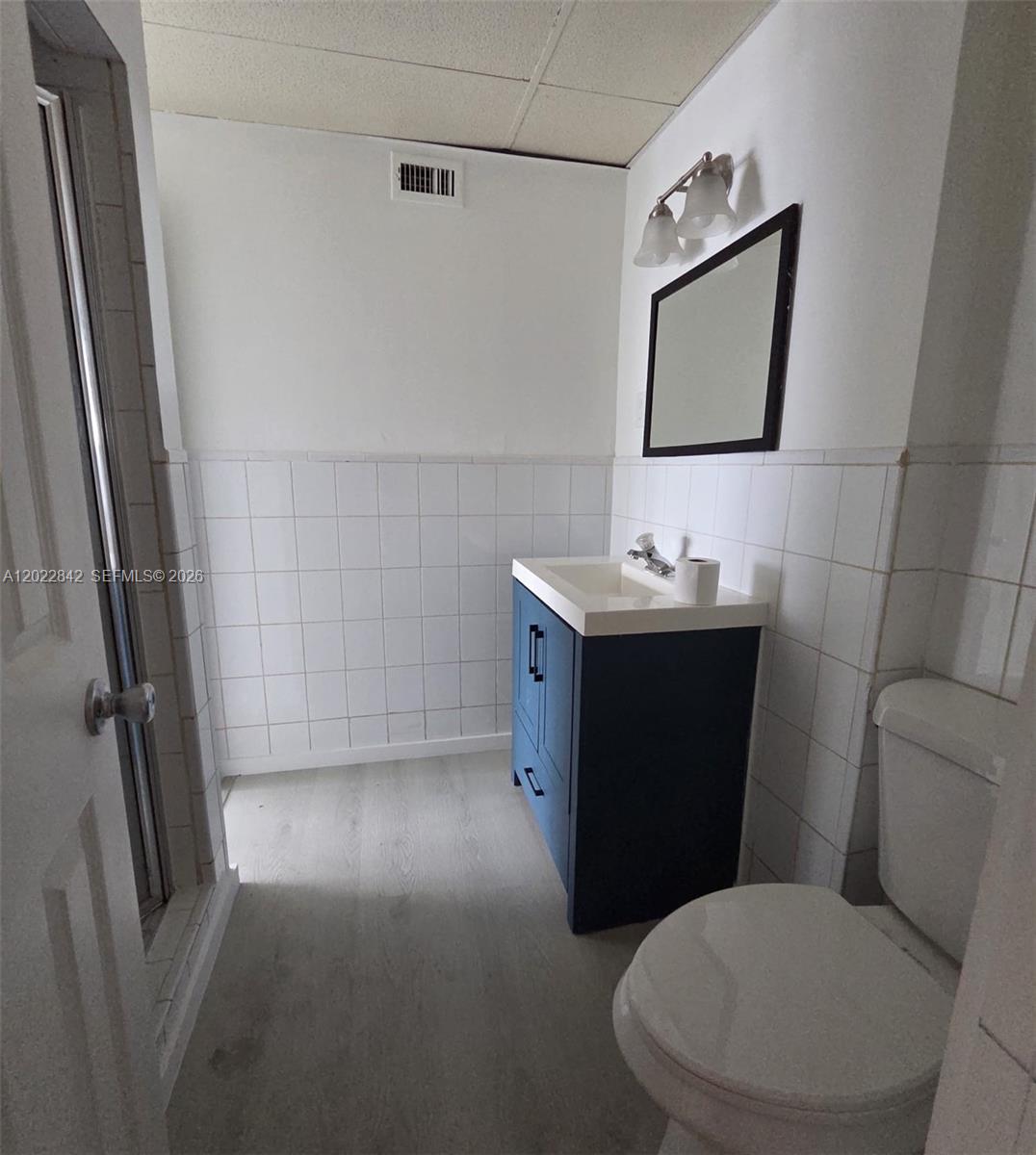 1104 W 44th St 87