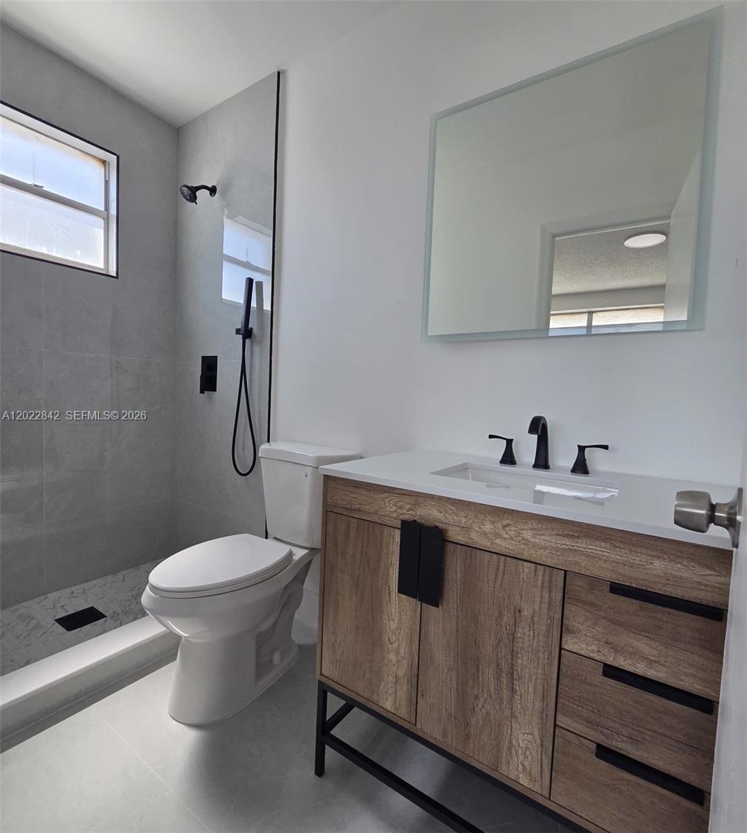 1104 W 44th St 87