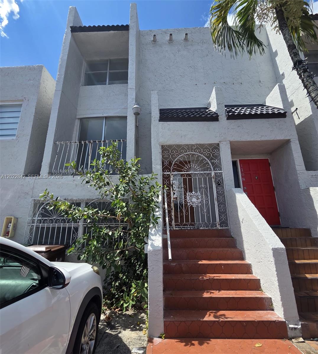 1104 W 44th St 87