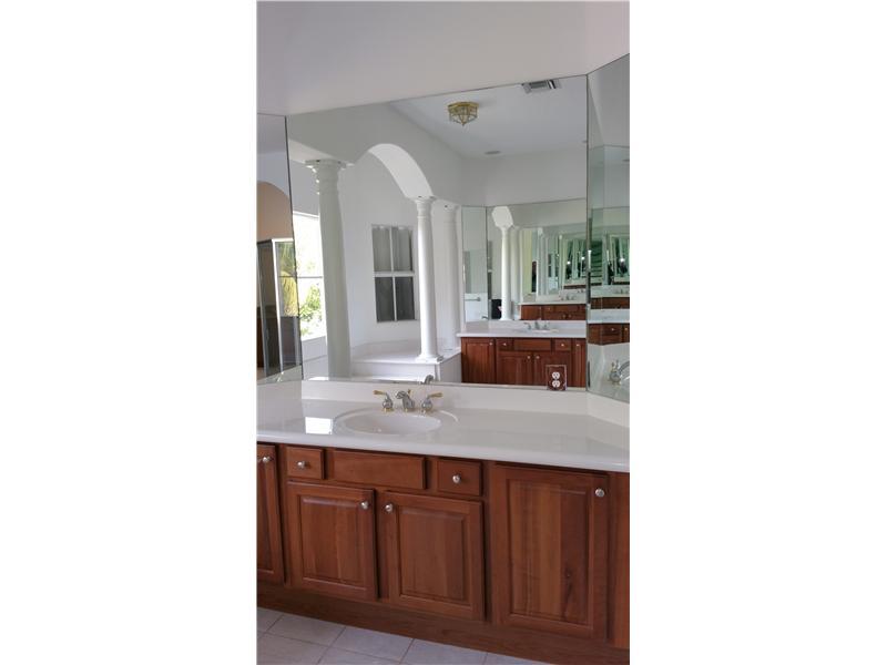 DORAL ISLES MEDITERRANEA - Residential