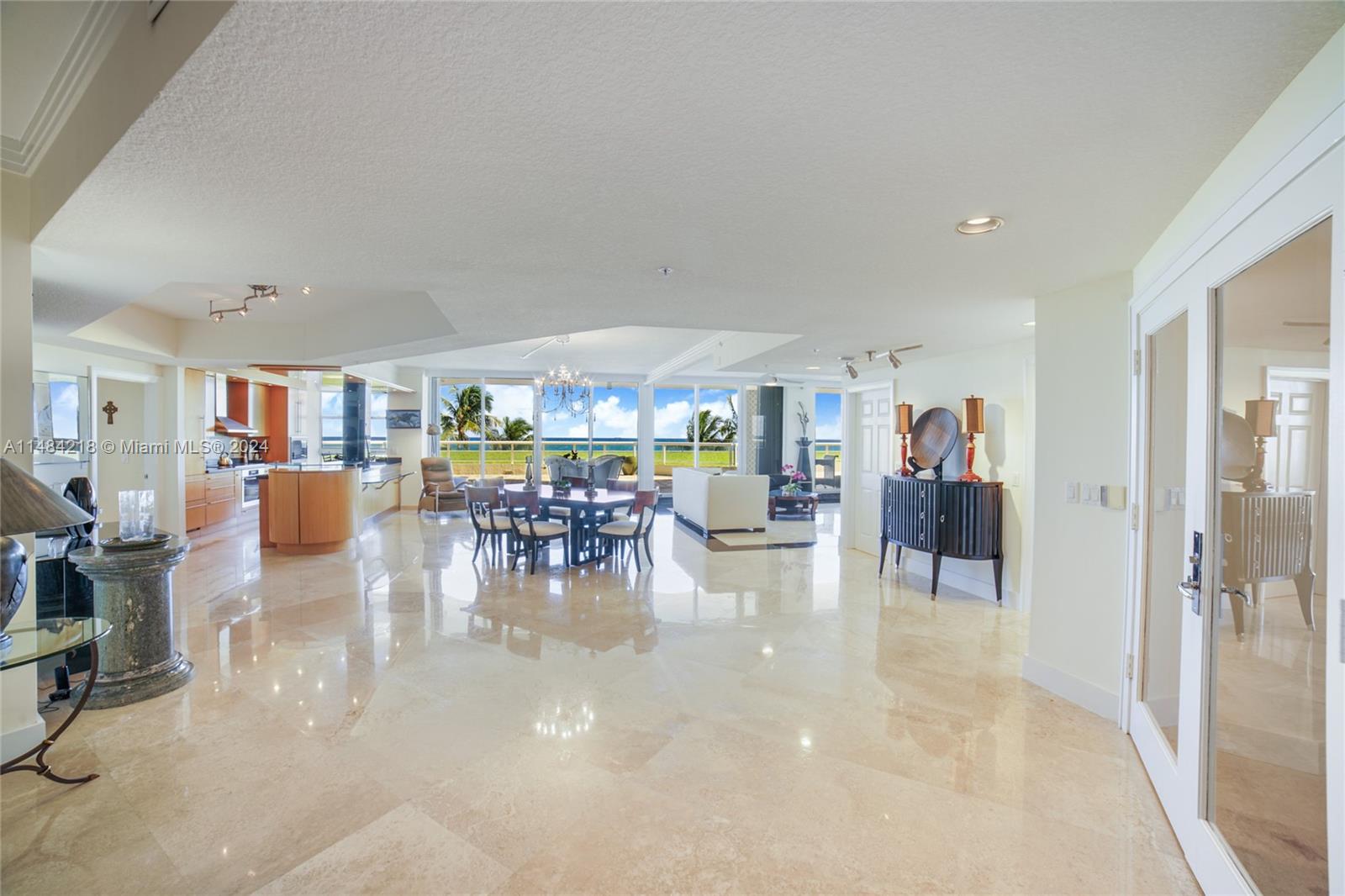 RENAISSANCE ON THE OCEAN - Residential