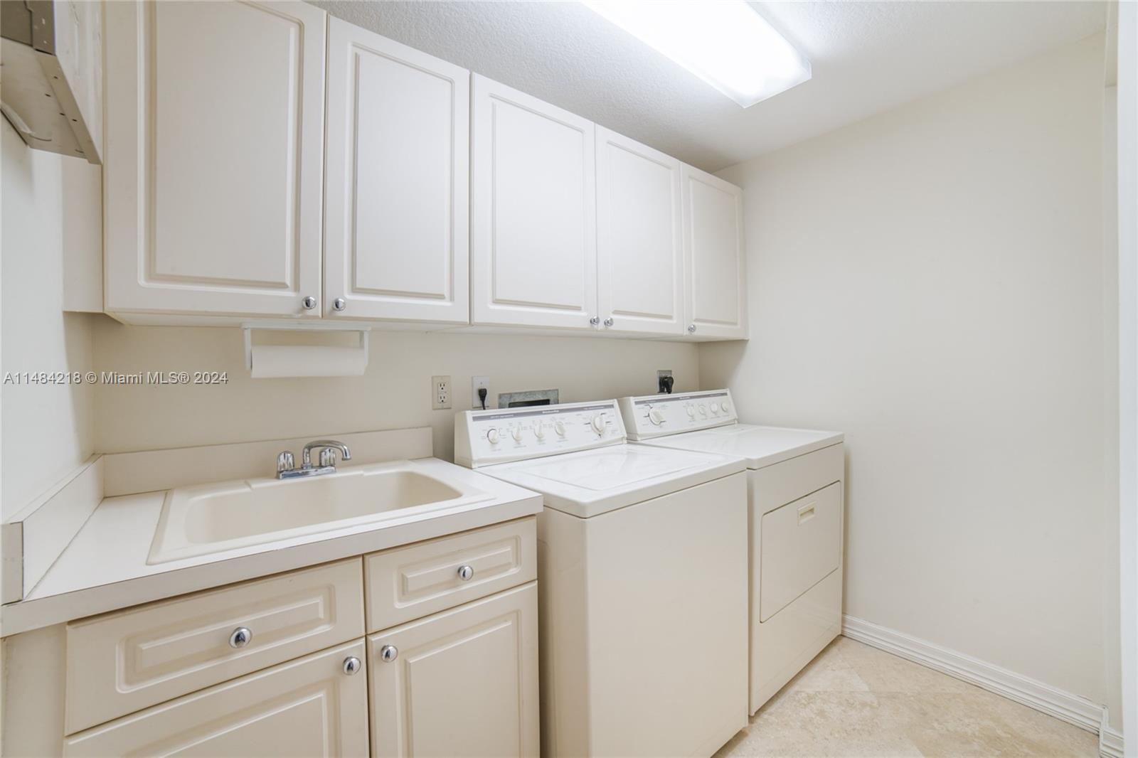 RENAISSANCE ON THE OCEAN - Residential