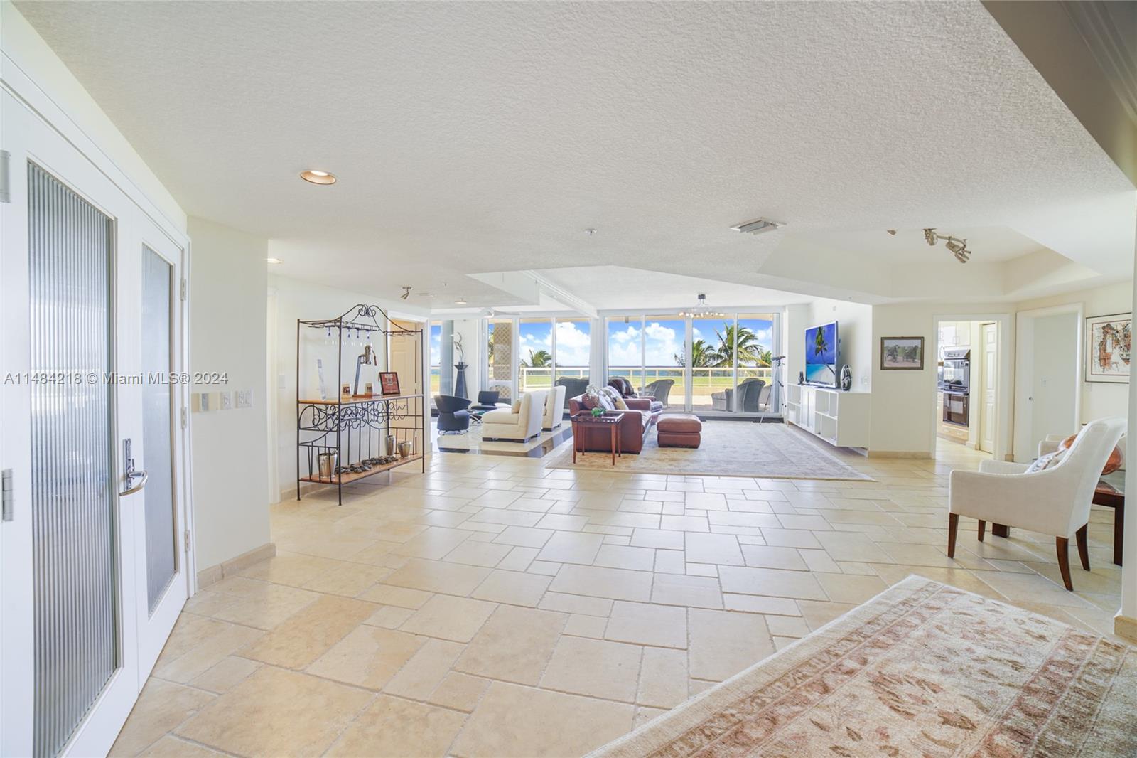 RENAISSANCE ON THE OCEAN - Residential