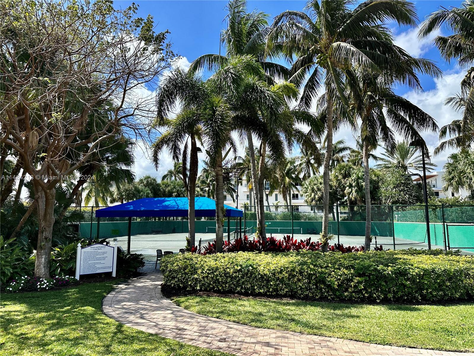 RENAISSANCE ON THE OCEAN - Residential