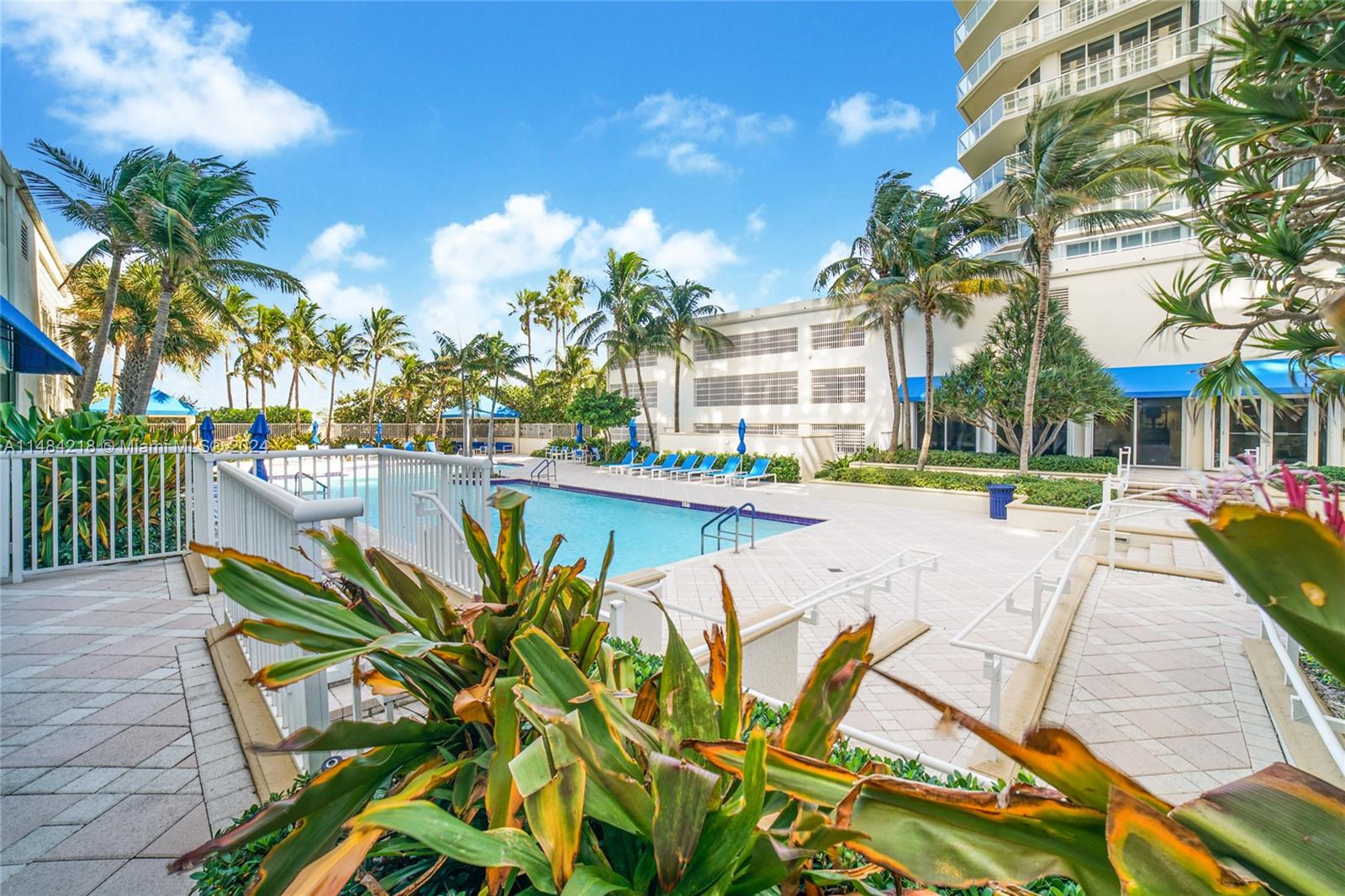 RENAISSANCE ON THE OCEAN - Residential