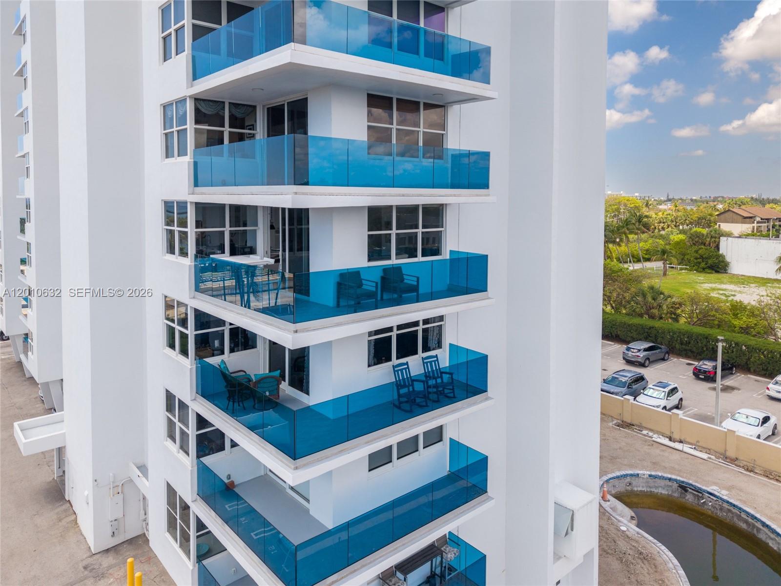 HILLSBORO LIGHT TOWERS CO - Residential