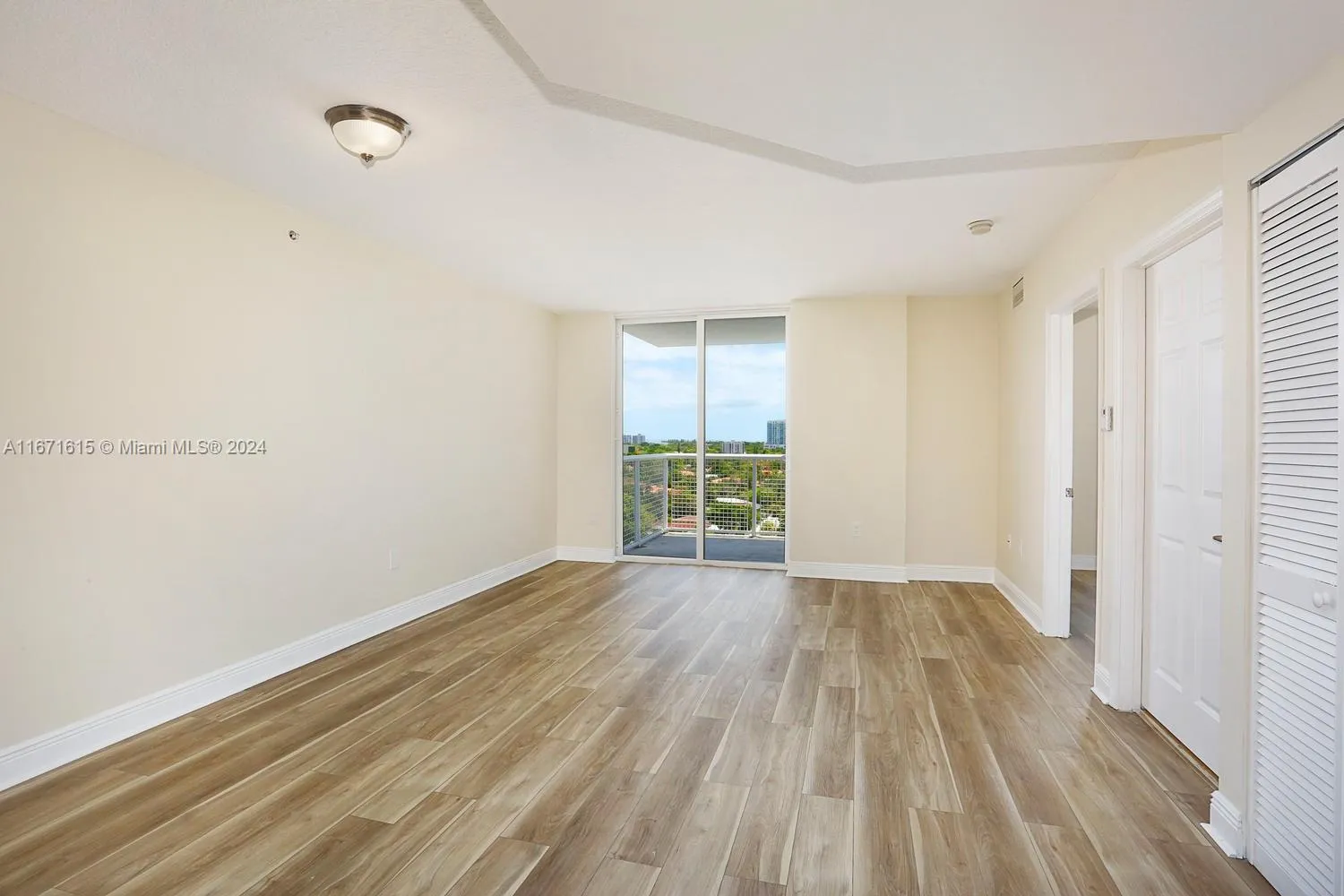 Miami, Florida 33130, United States, 1 Bedroom Bedrooms, ,1 BathroomBathrooms,Residential,Active,40233