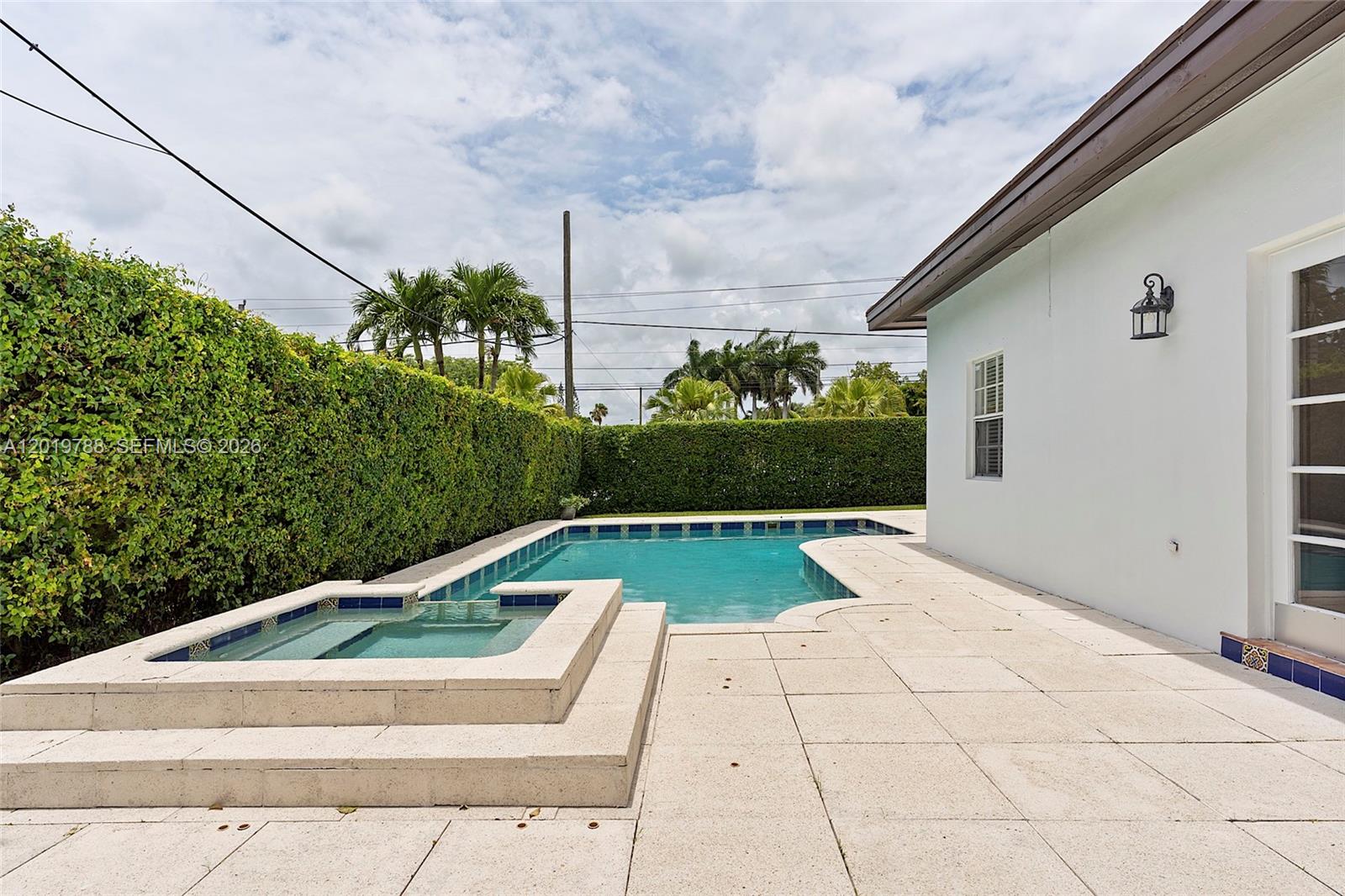 CORAL GABLES RIVIERA SEC - Residential