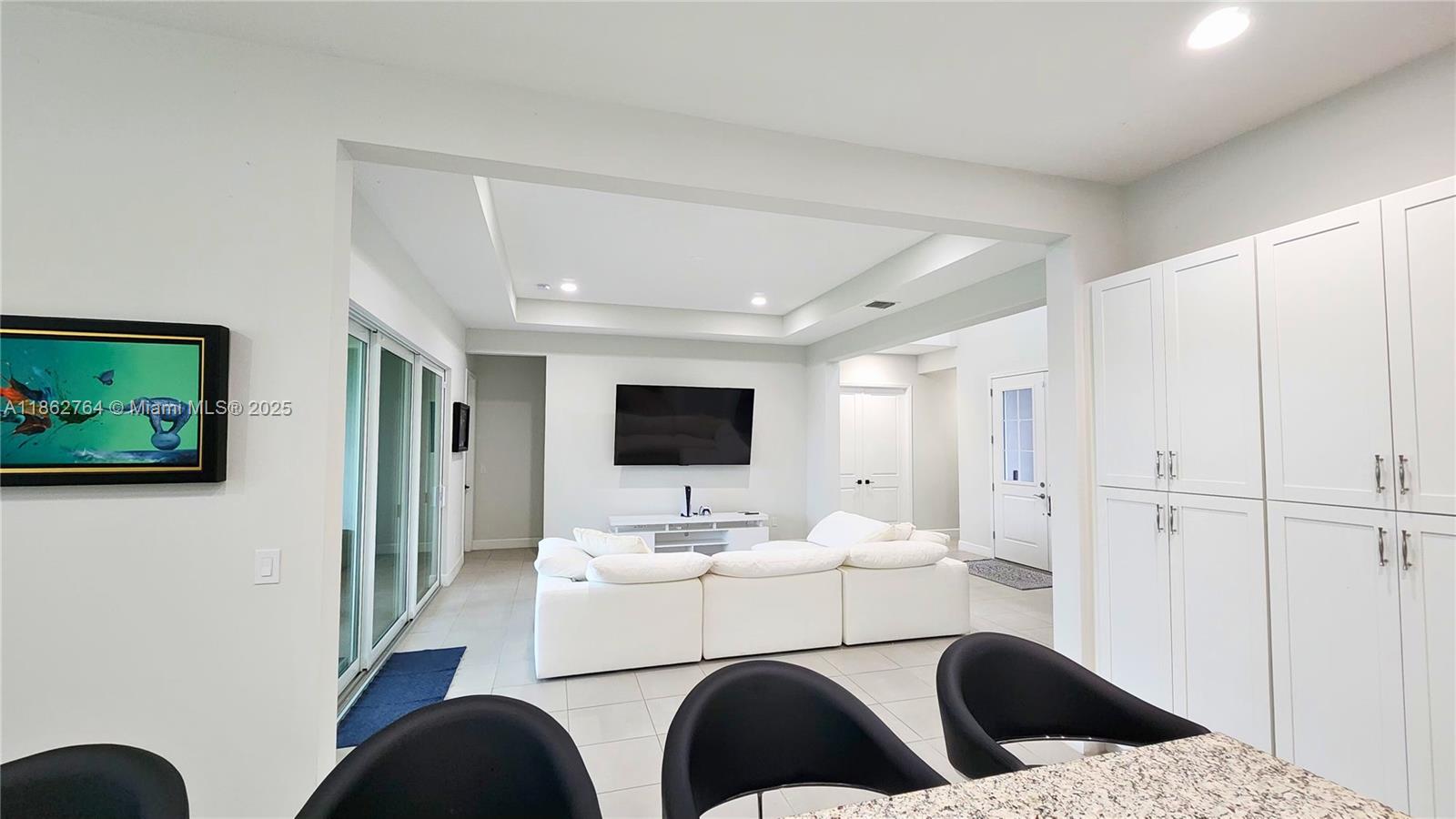 GROVES OF WESTLAKE - Residential Lease