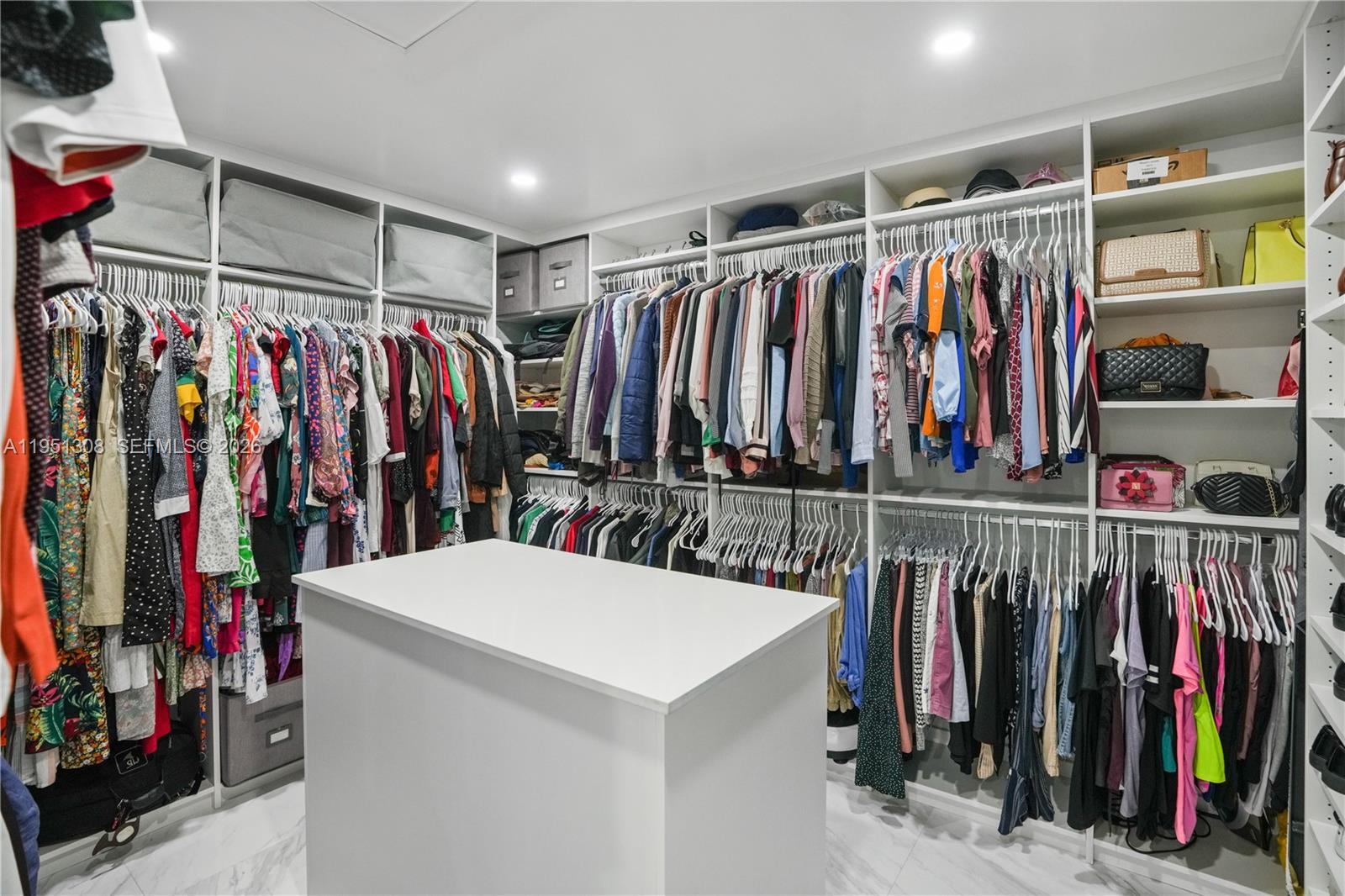 MICHE GARDENS - Residential