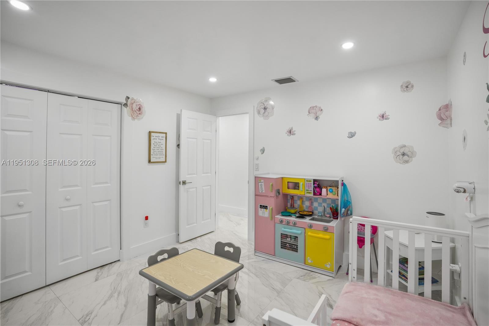 MICHE GARDENS - Residential