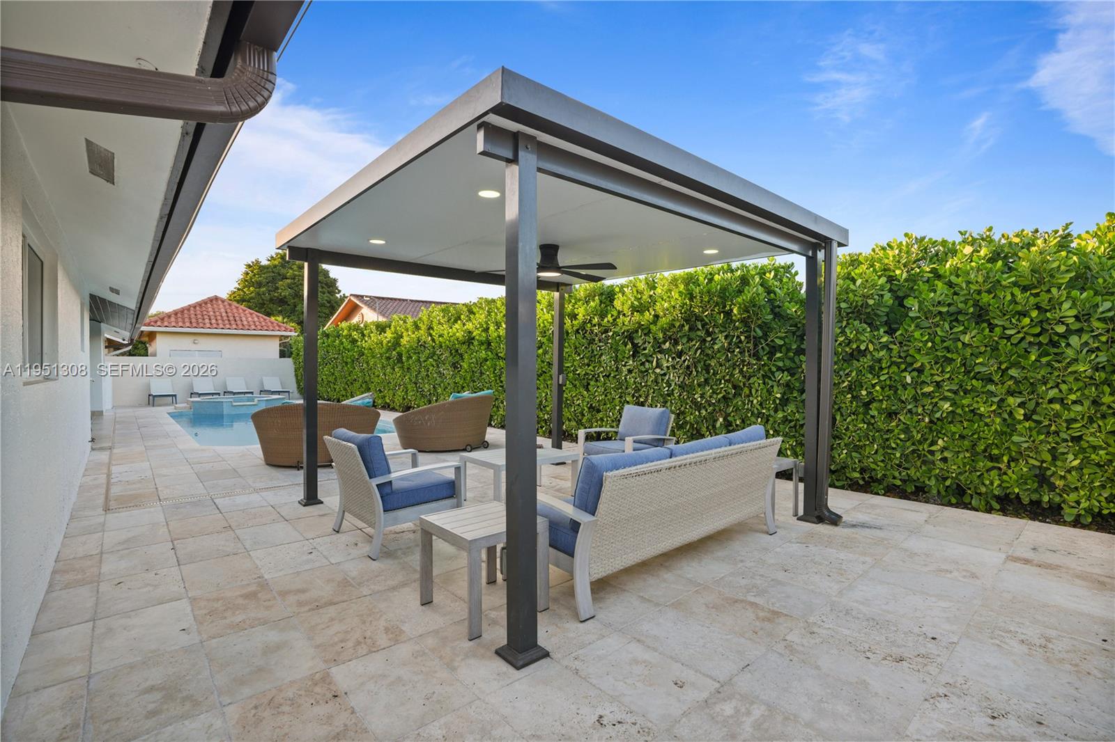 MICHE GARDENS - Residential