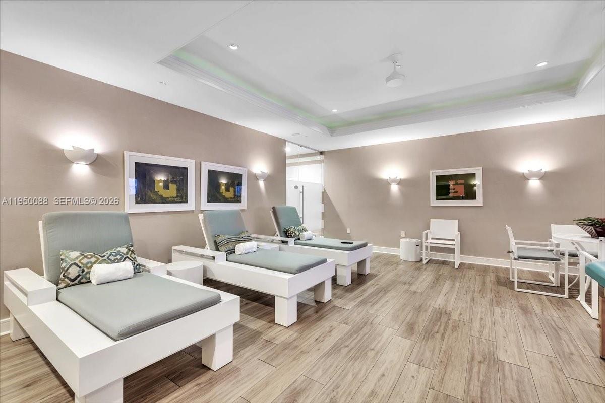 THE PALACE AT BAL HARBOUR - Residential