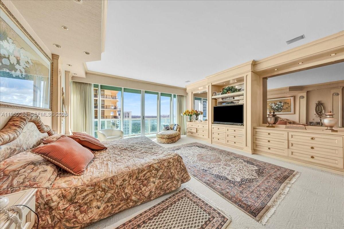 THE PALACE AT BAL HARBOUR - Residential