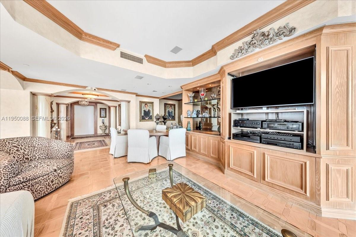 THE PALACE AT BAL HARBOUR - Residential