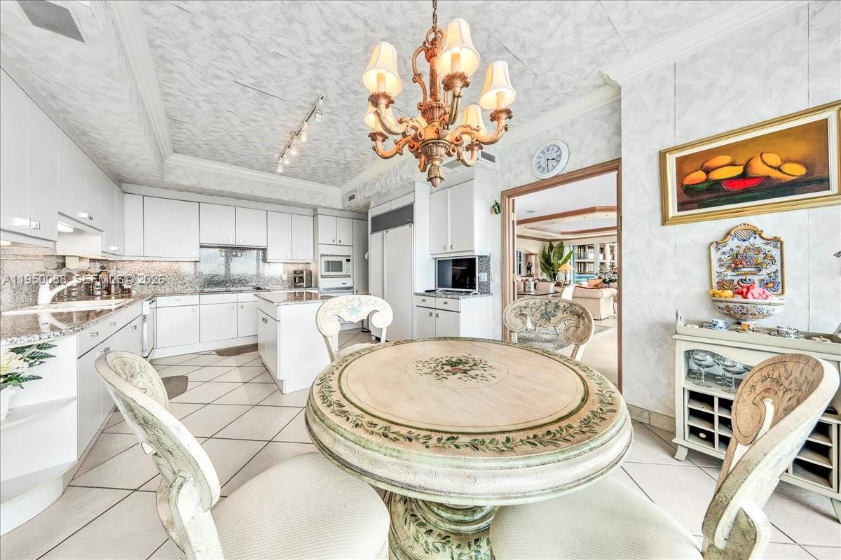 THE PALACE AT BAL HARBOUR - Residential