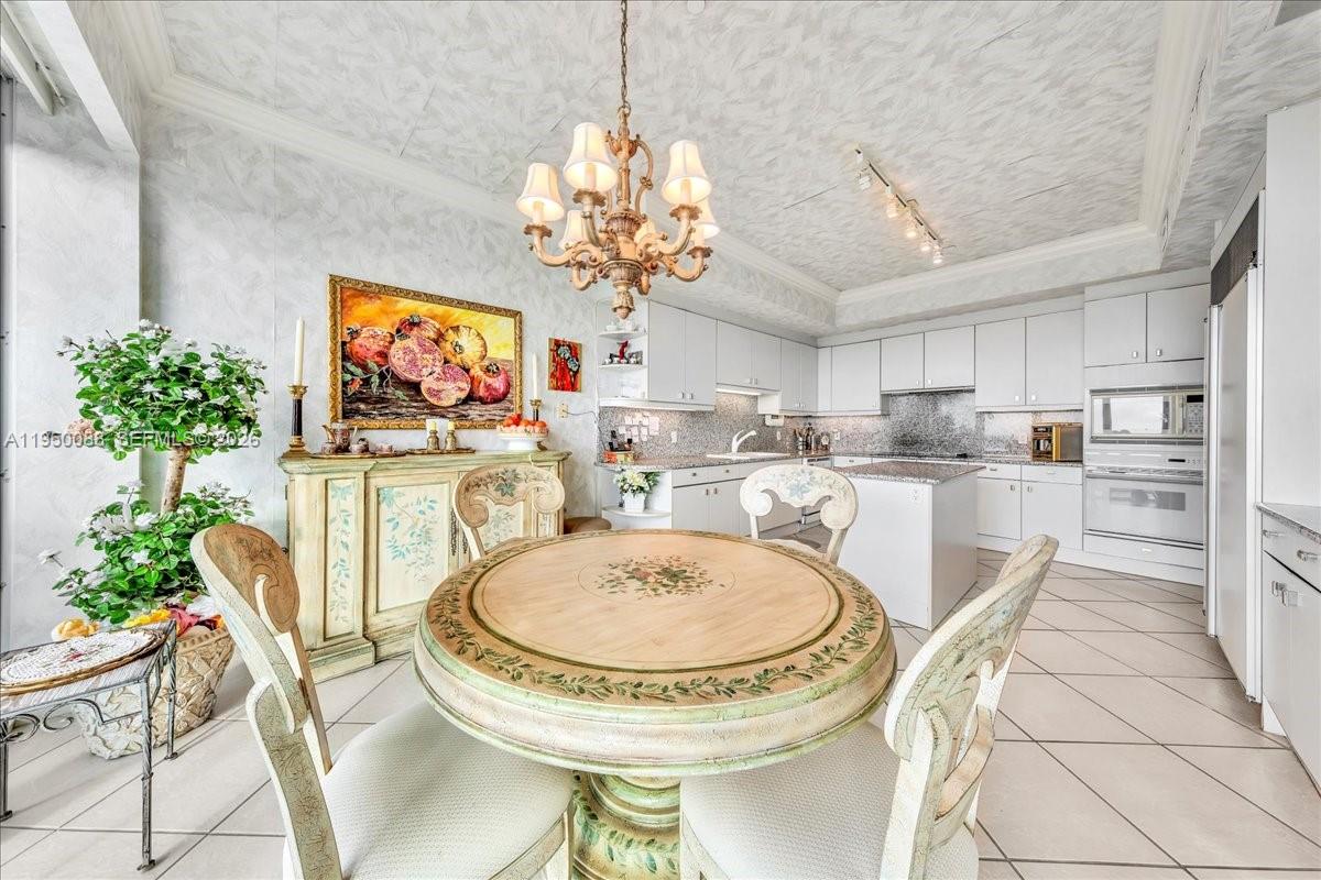 THE PALACE AT BAL HARBOUR - Residential