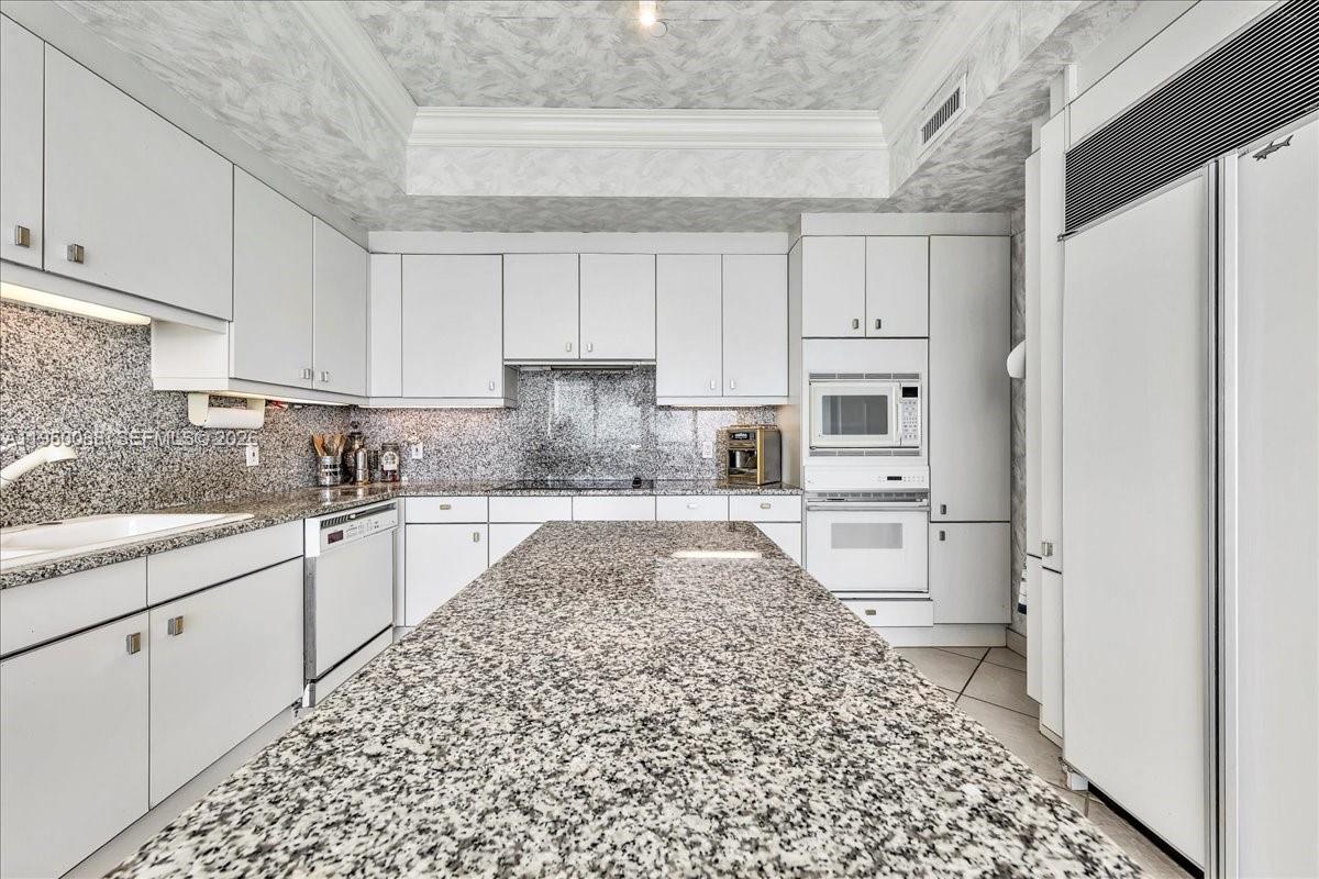 THE PALACE AT BAL HARBOUR - Residential