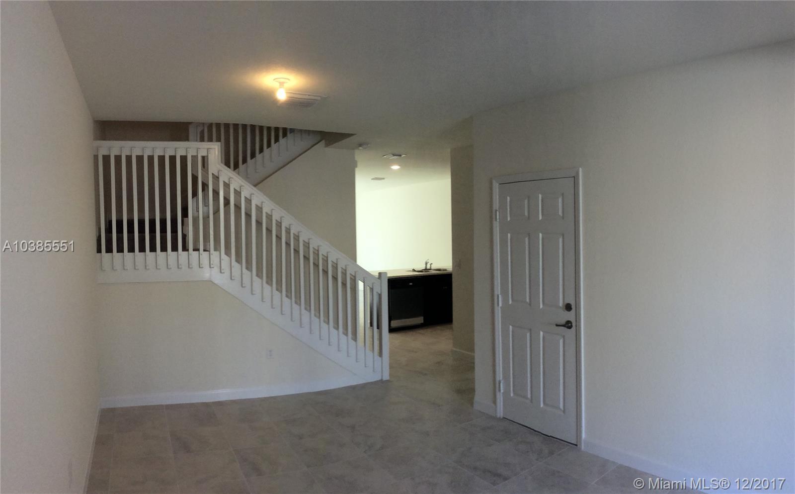 COCO PALM ESTATES - Residential Lease