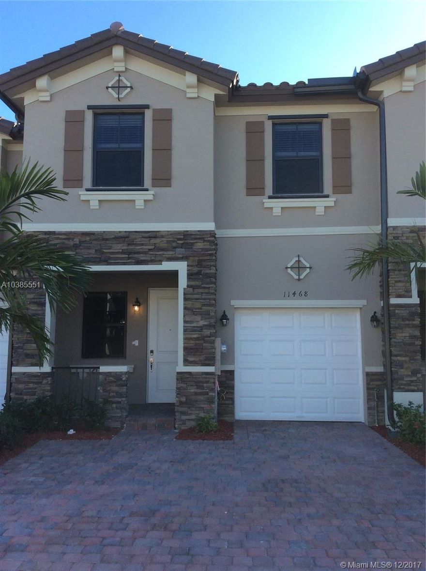 Brand new never lived in townhouse in Lennars new masterpiece community Artesa.