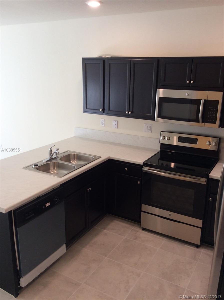 COCO PALM ESTATES - Residential Lease