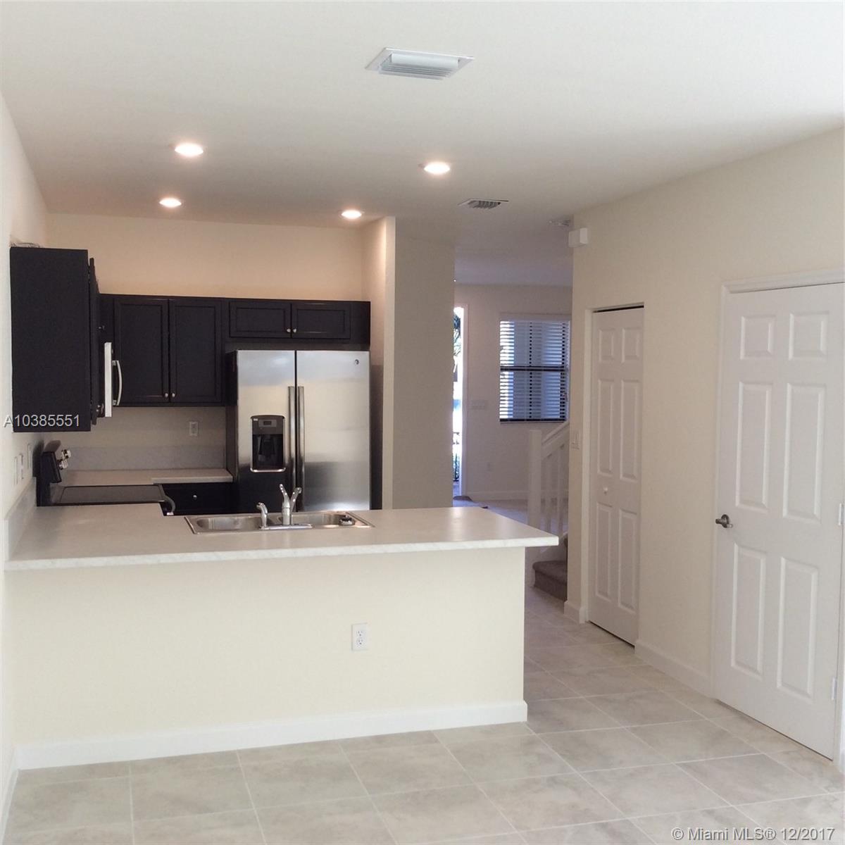 COCO PALM ESTATES - Residential Lease