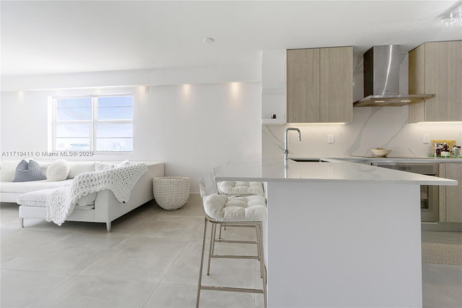 100 Lincoln Rd 1411