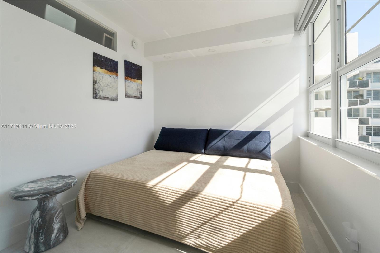 THE DECOPLAGE CONDO - Residential