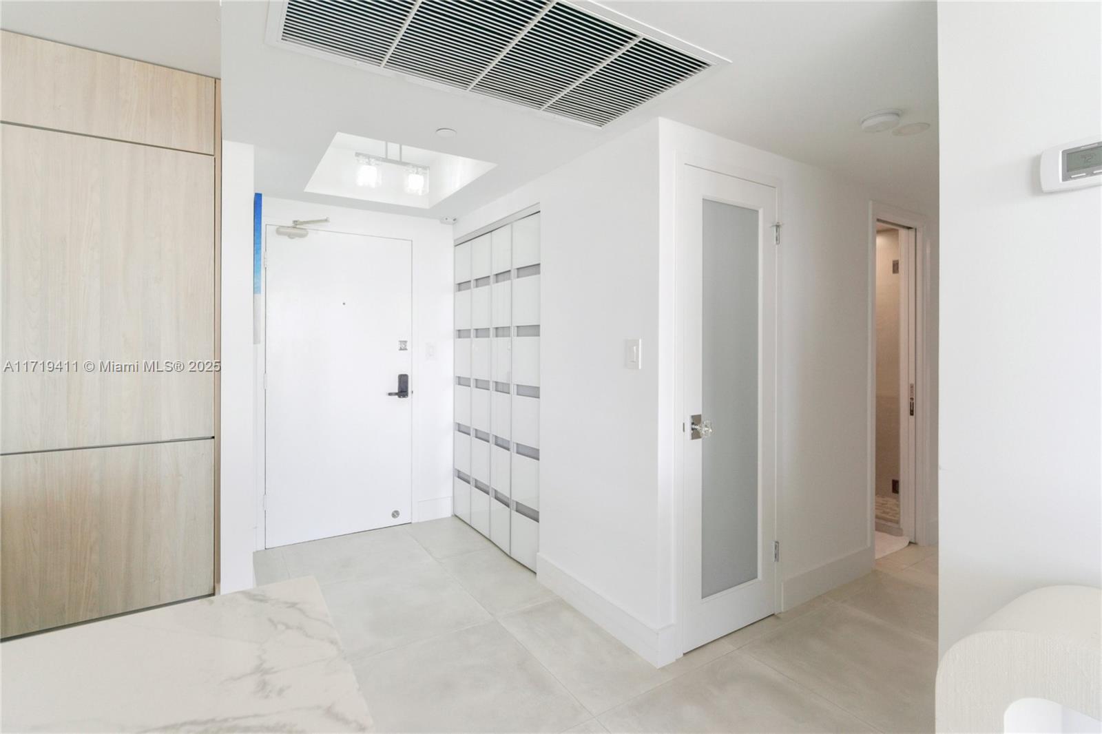 THE DECOPLAGE CONDO - Residential