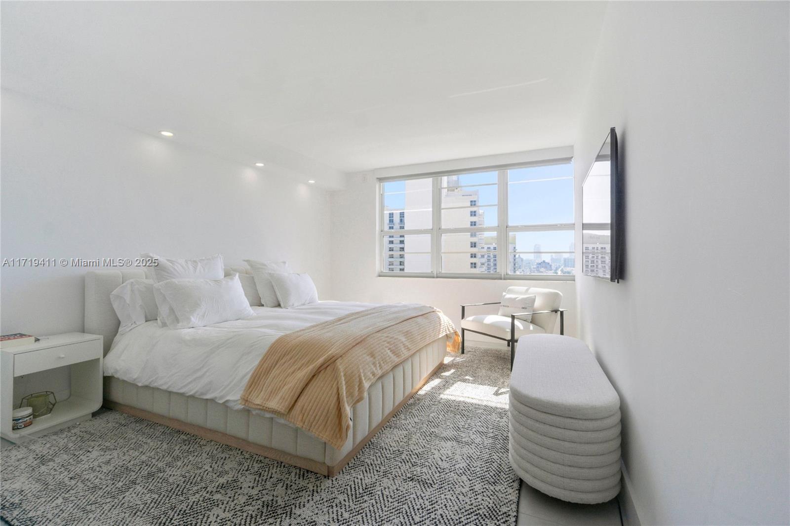 THE DECOPLAGE CONDO - Residential