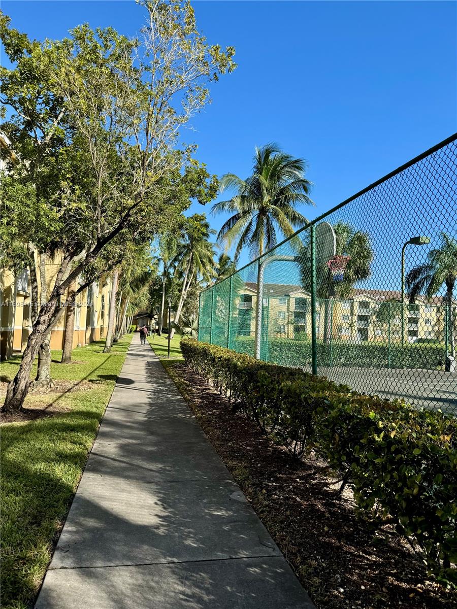 ROYAL GRAND CONDO - Residential