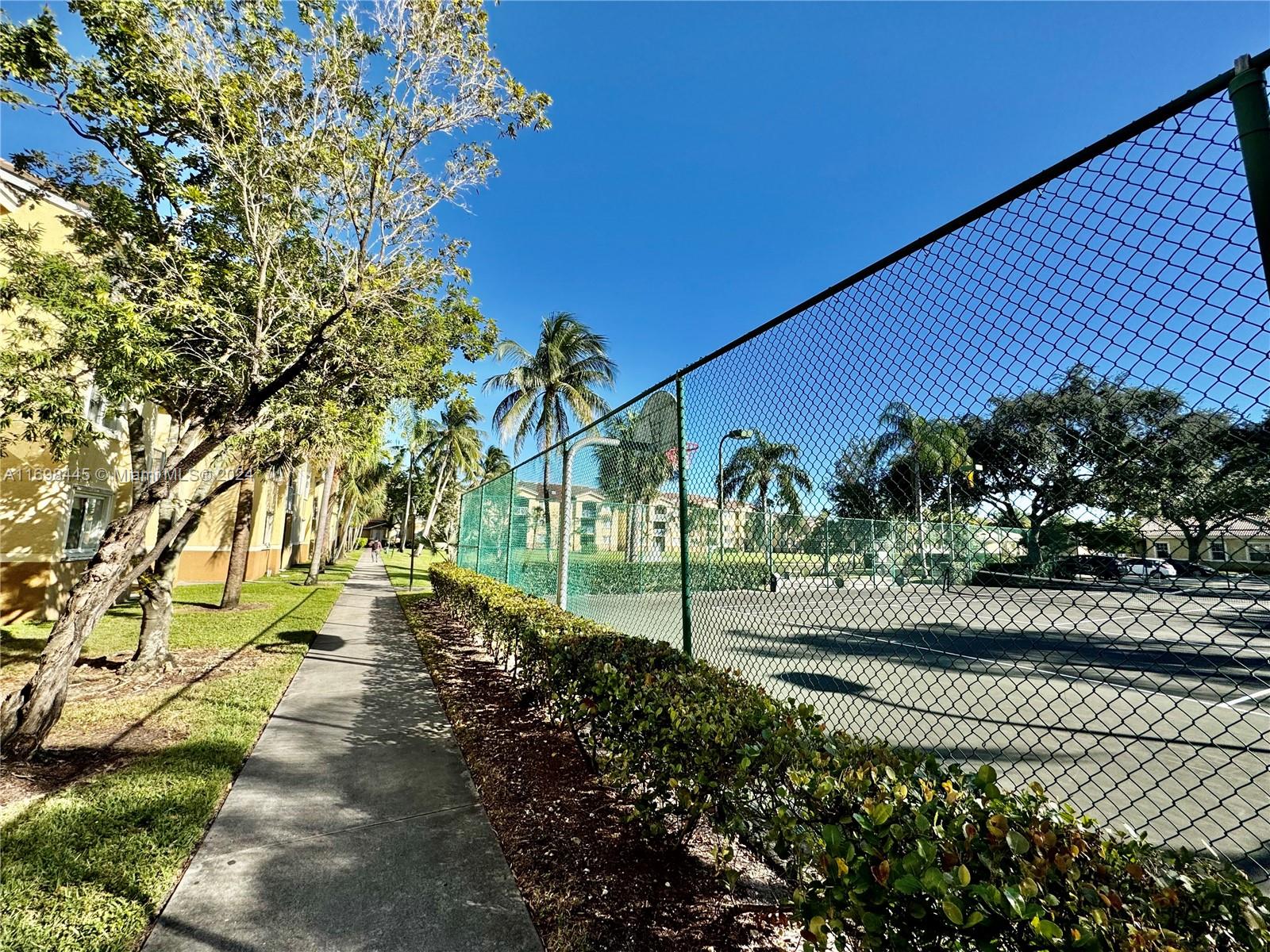 ROYAL GRAND CONDO - Residential