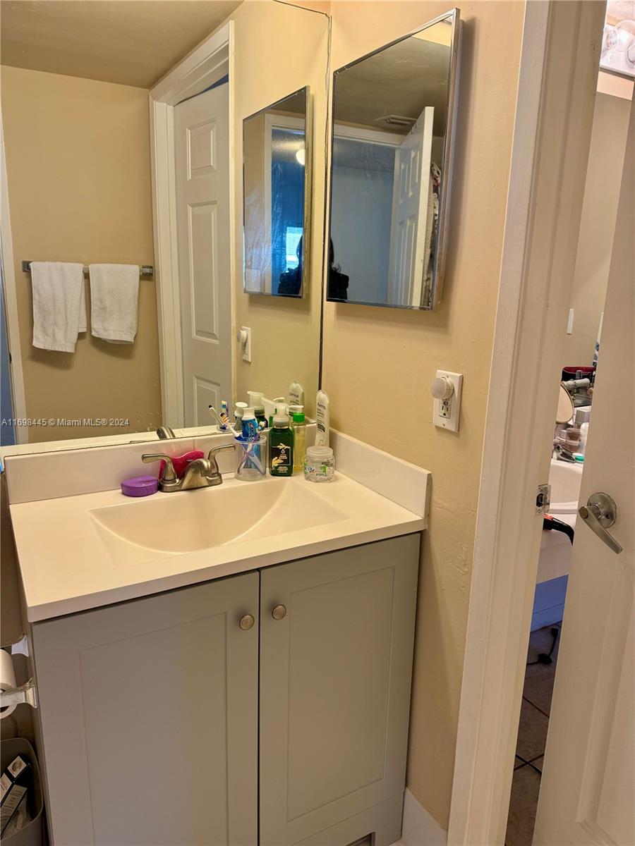 ROYAL GRAND CONDO - Residential