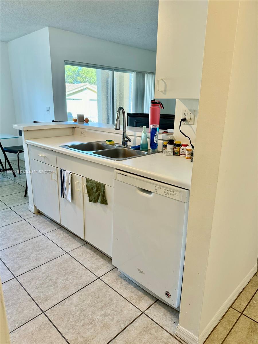 ROYAL GRAND CONDO - Residential